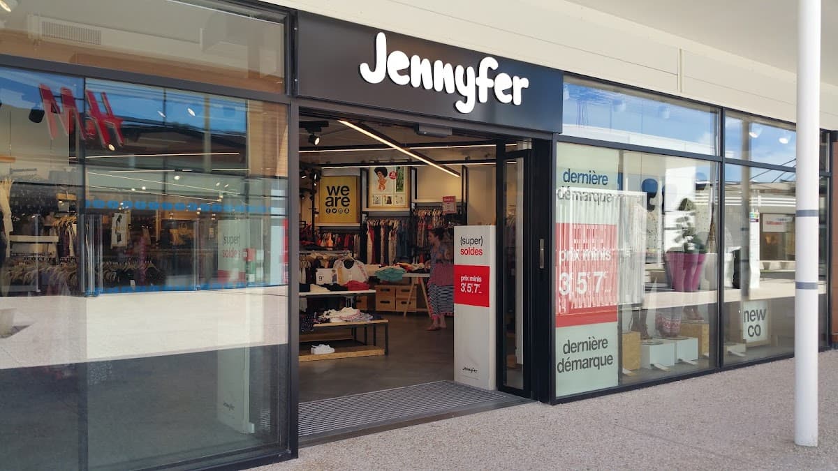 Jennyfer - Saint-Max Avenue