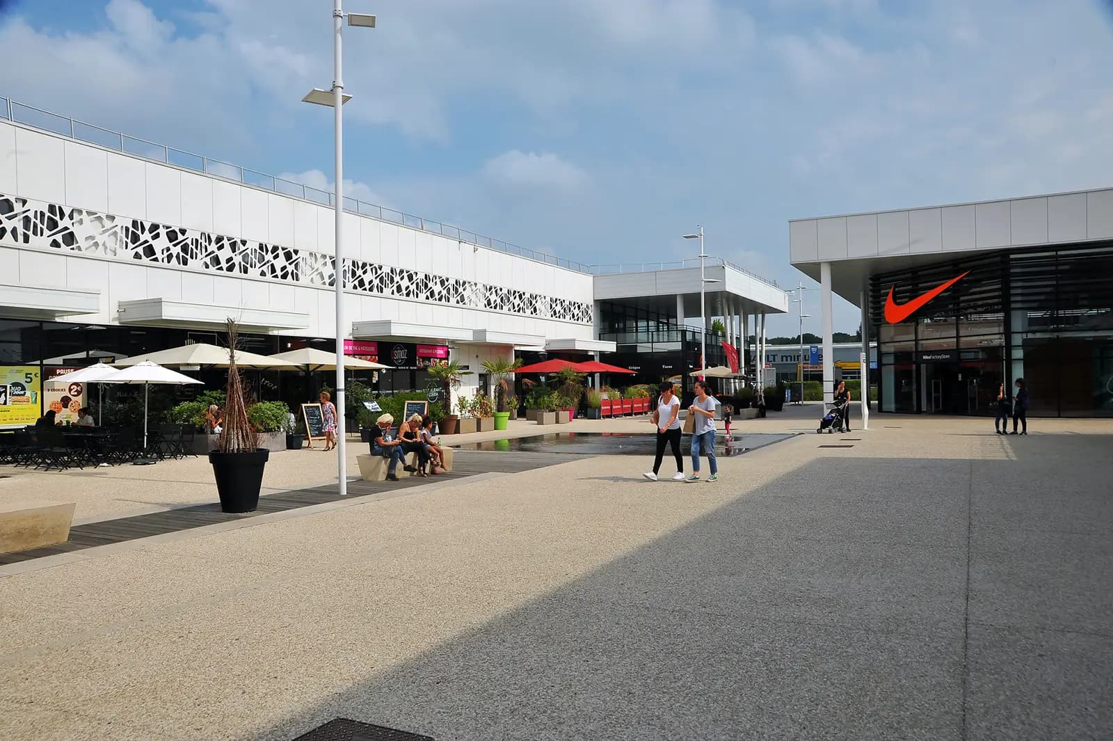 Découvrez les services essentiels de la zone commerciale de Saint-Maximin
