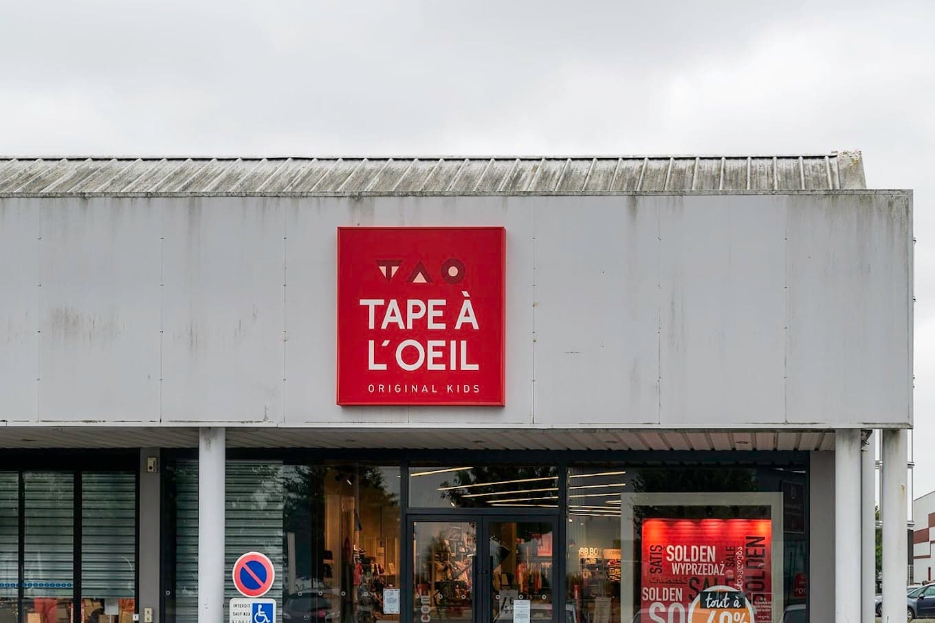 Tape à l'oeil 